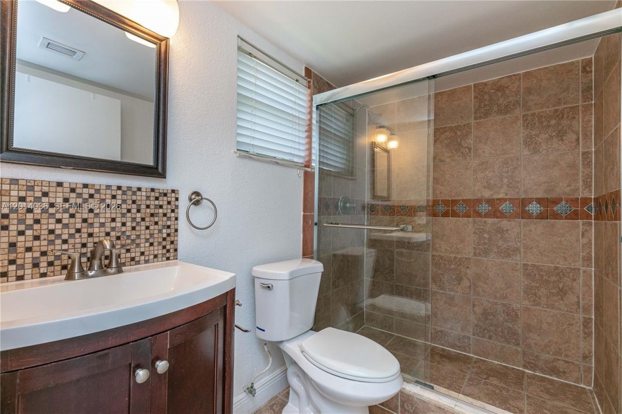 717 Gardens Dr , Unit 201, Pompano Beach, FL 33069 Photo
