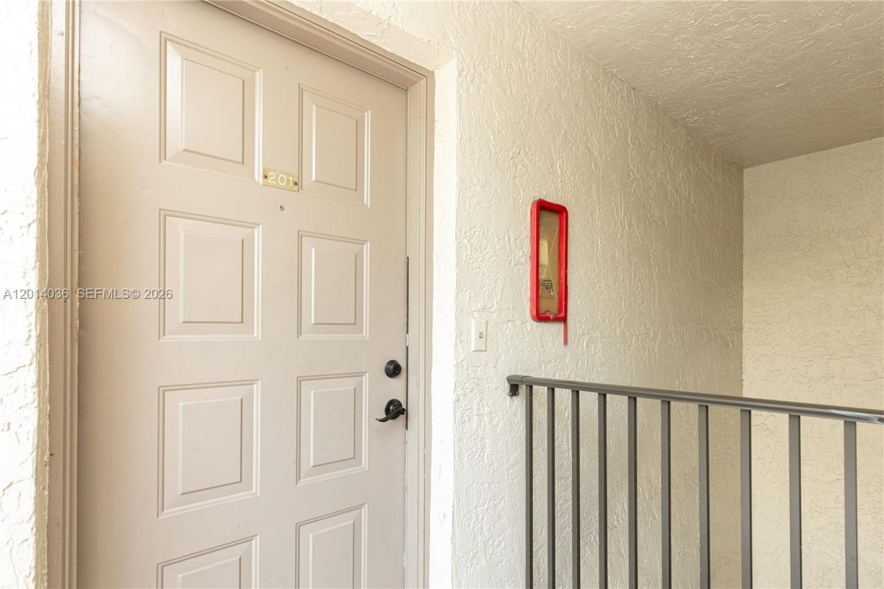 717 Gardens Dr , Unit 201, Pompano Beach, FL 33069 Photo