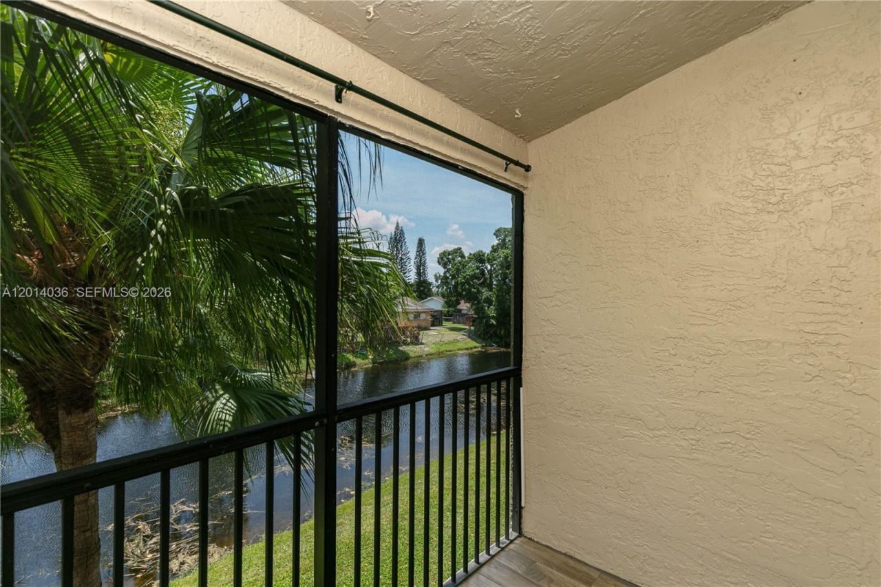 717 Gardens Dr , Unit 201, Pompano Beach, FL 33069 Photo