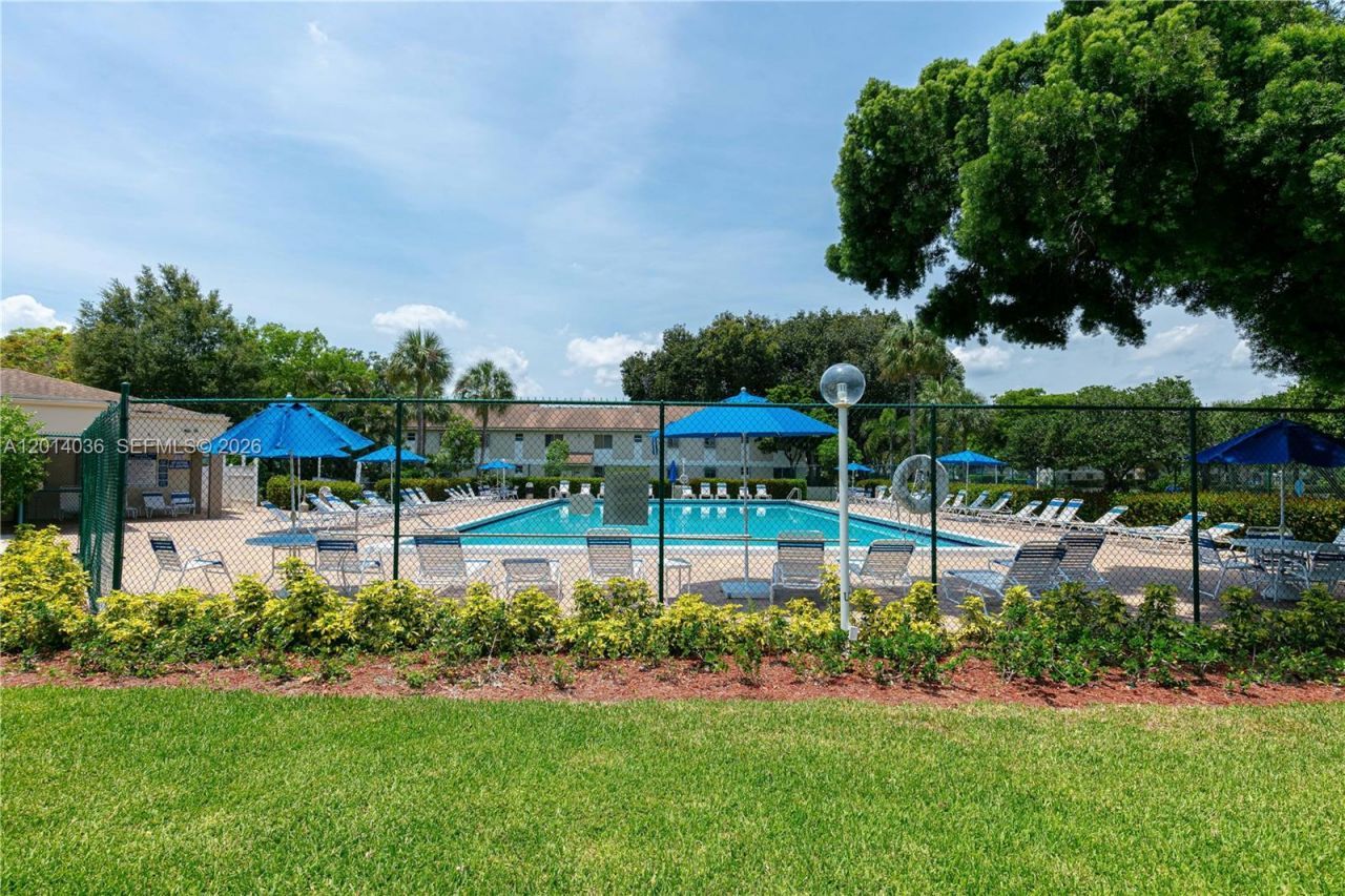 717 Gardens Dr , Unit 201, Pompano Beach, FL 33069 Photo
