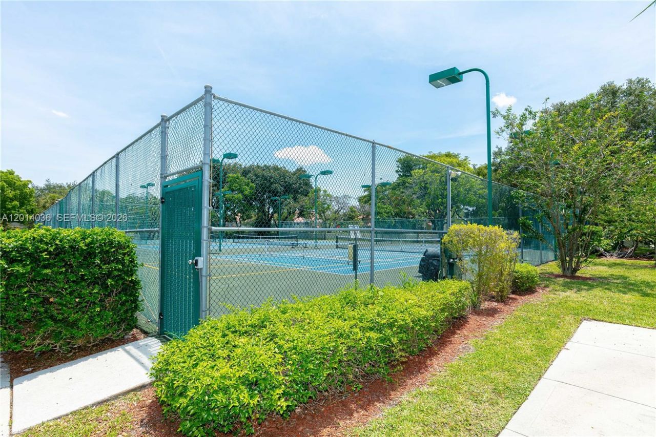 717 Gardens Dr , Unit 201, Pompano Beach, FL 33069 Photo