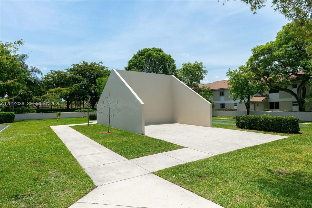 717 Gardens Dr , Unit 201, Pompano Beach, FL 33069 Photo