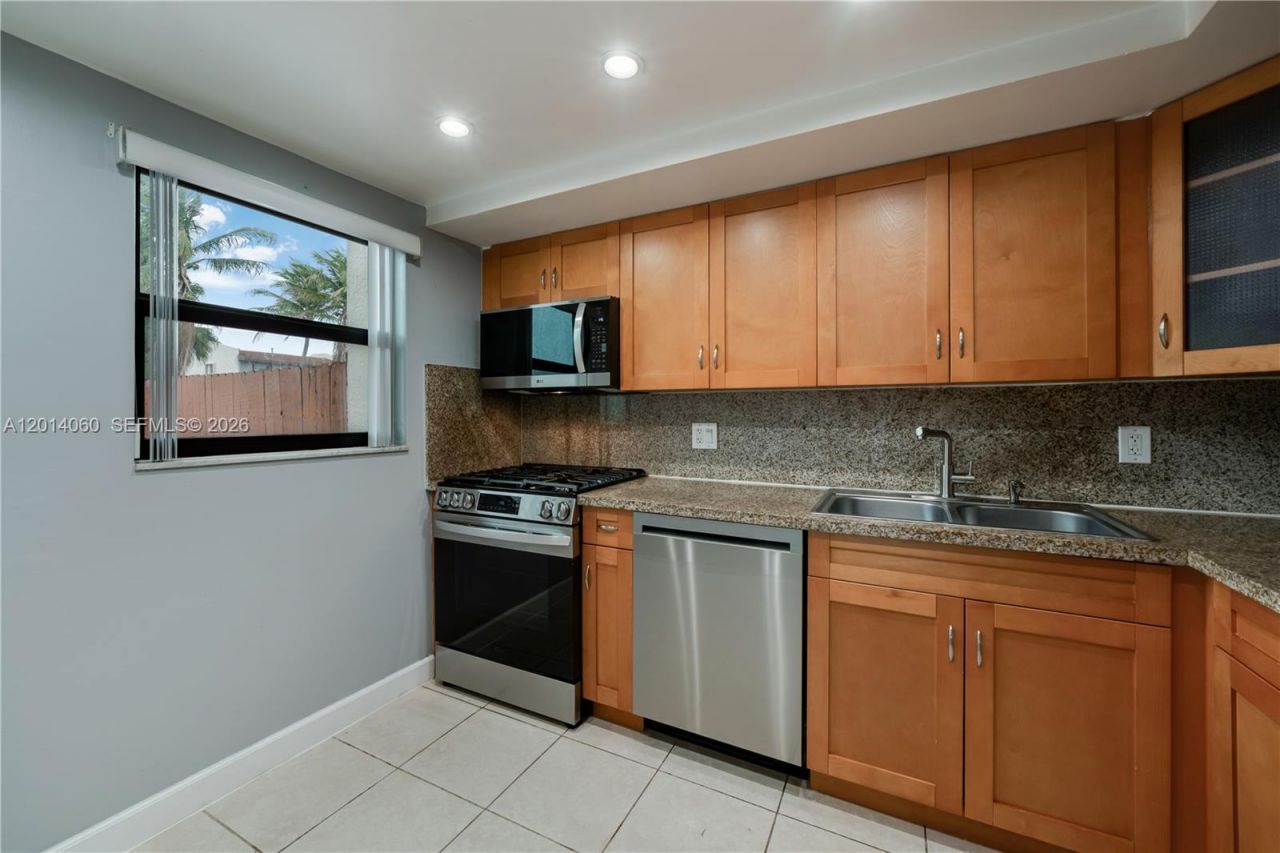 6929 SW 110th Ave, Miami, FL 33173 Photo