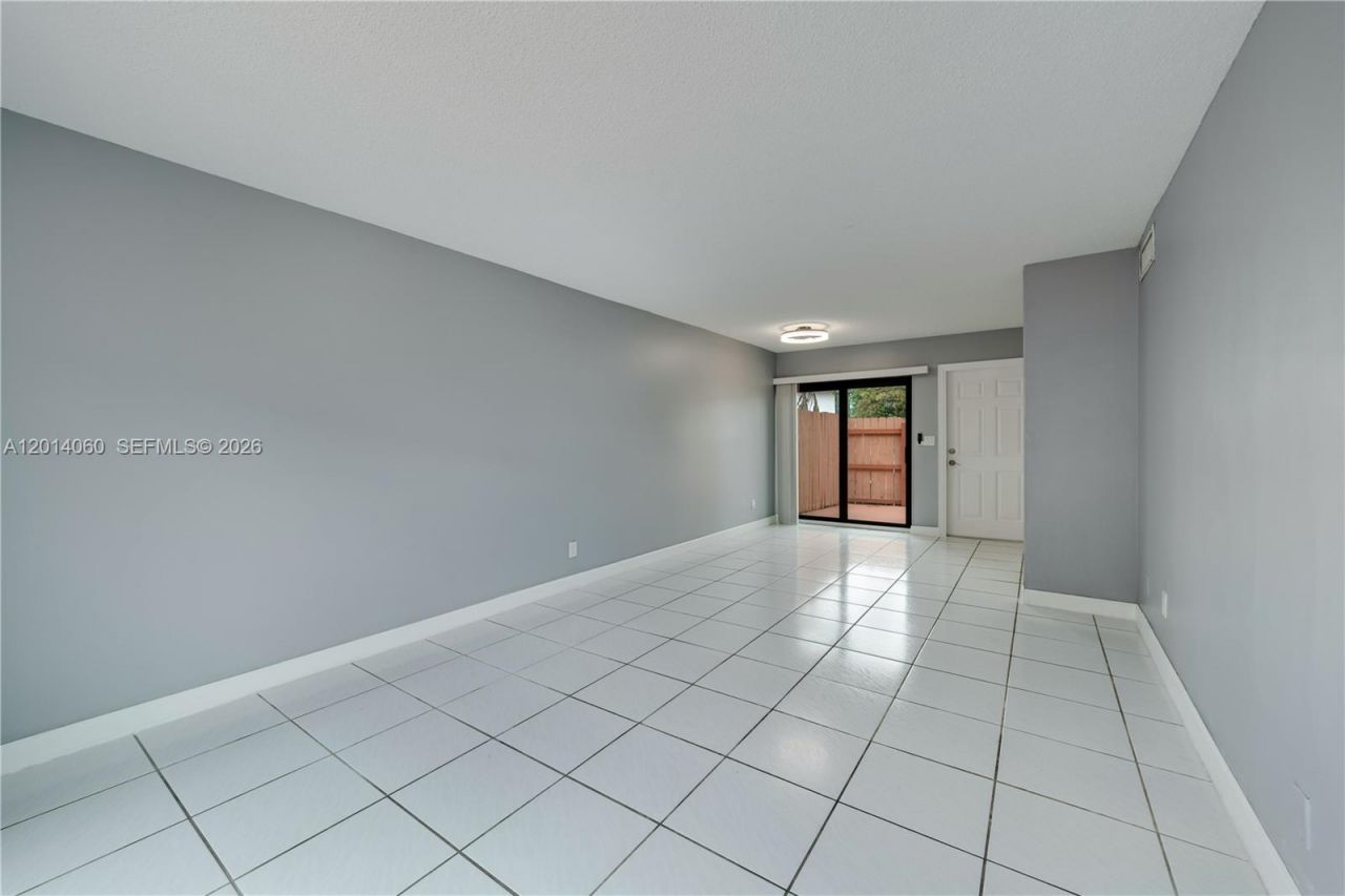 6929 SW 110th Ave, Miami, FL 33173 Photo
