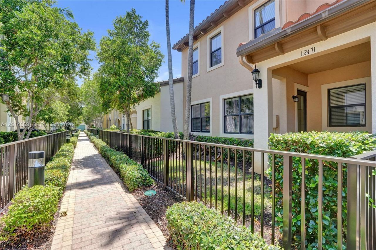12471 NW 32nd Mnr, Unit 12471, Sunrise, FL 33323 Photo