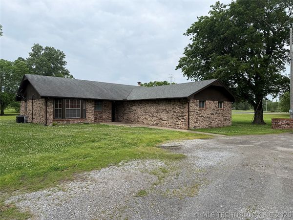 4801 S Country Club, Muskogee, OK 74403