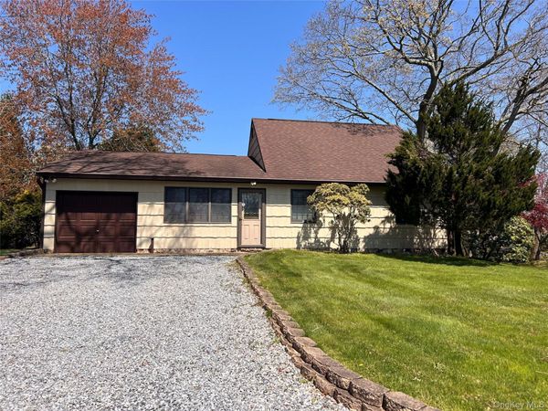 27 A West Tiana Road , Hampton Bays, NY 11946