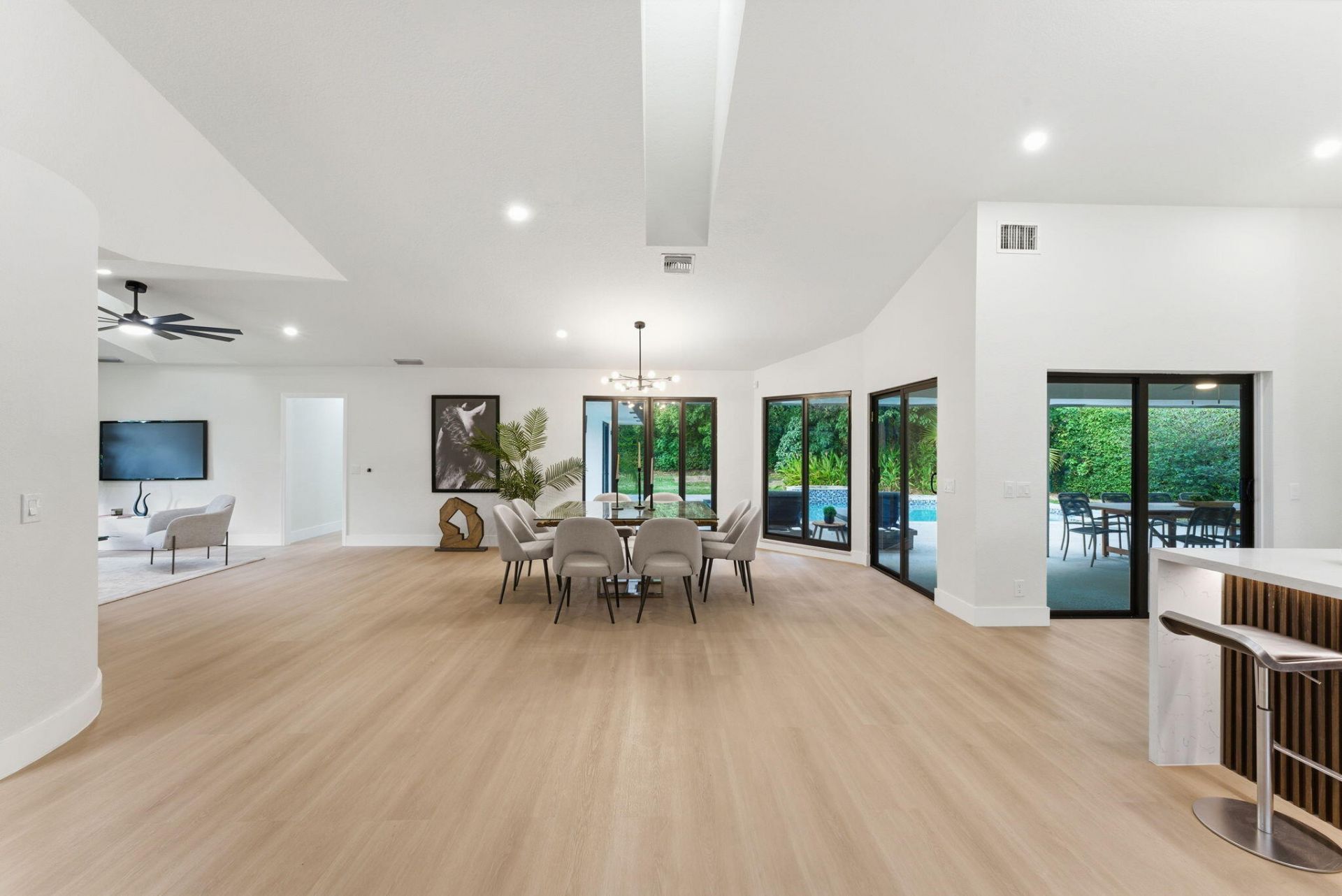 2 Dunbar Road, Palm Beach Gardens, FL 33418 Photo