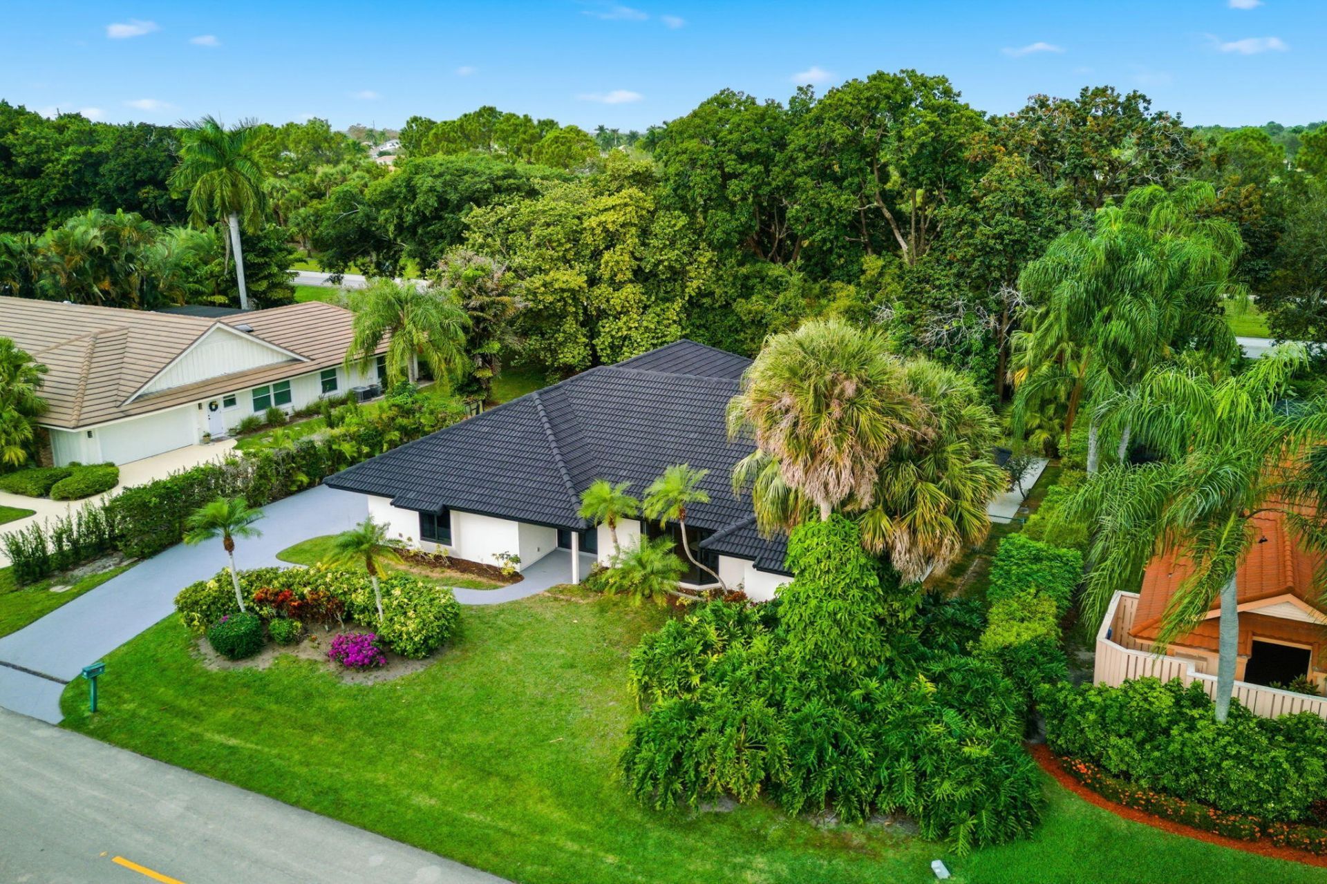 2 Dunbar Road, Palm Beach Gardens, FL 33418 Photo