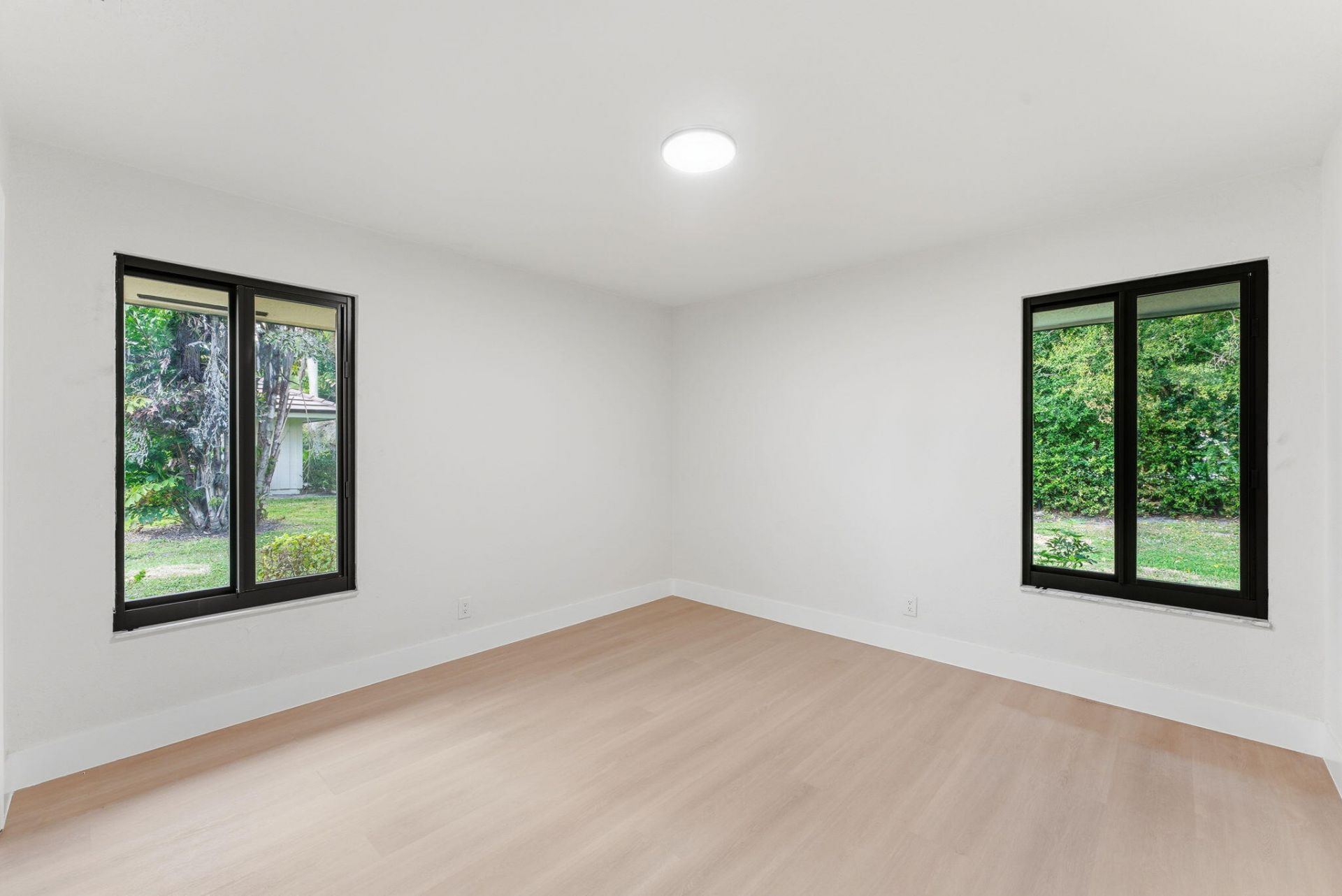 2 Dunbar Road, Palm Beach Gardens, FL 33418 Photo