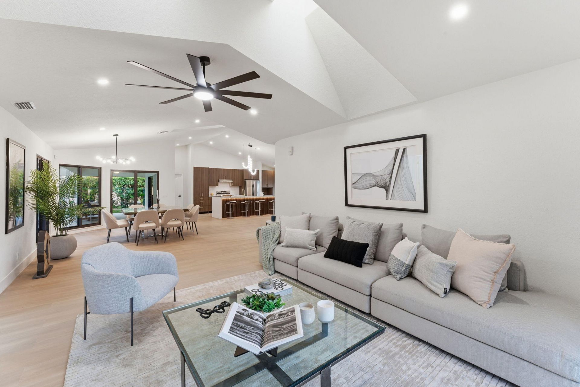 2 Dunbar Road, Palm Beach Gardens, FL 33418 Photo