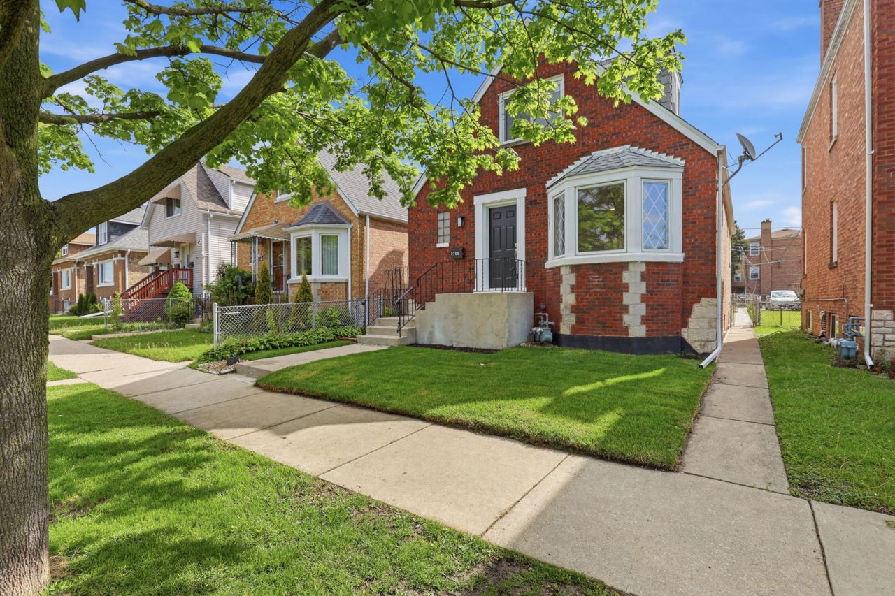 2705 N 73rd Avenue, Elmwood Park, IL 60707 Main Photo