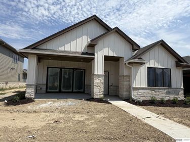 17507 Marinda Plaza, Omaha, NE 68130