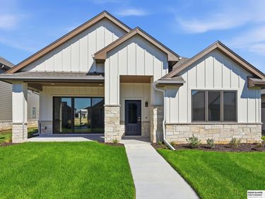 17507 Marinda Plaza, Omaha, NE 68130
