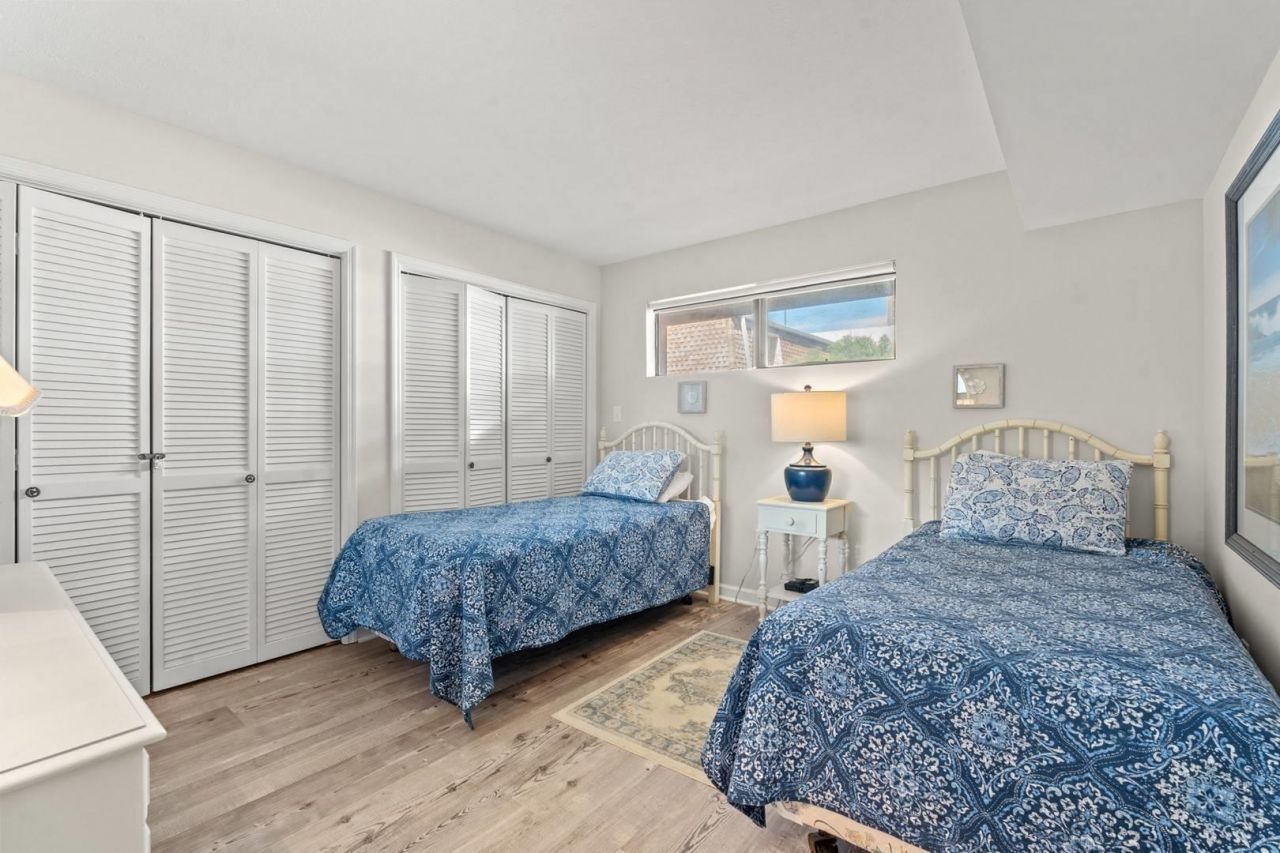 5507 Ocean Blvd. N  Photo 12