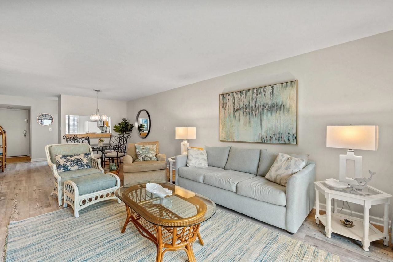 5507 Ocean Blvd. N  Photo 4