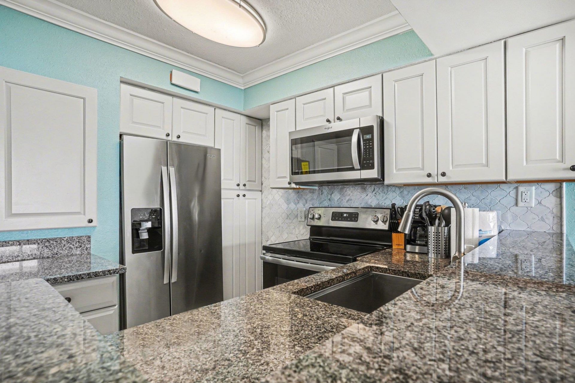 9400 Shore Dr. Photo 8