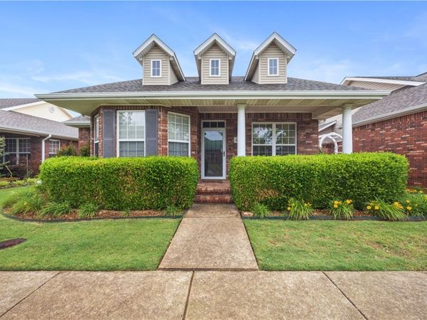6872 Young Farm Avenue, Springdale, AR 72762