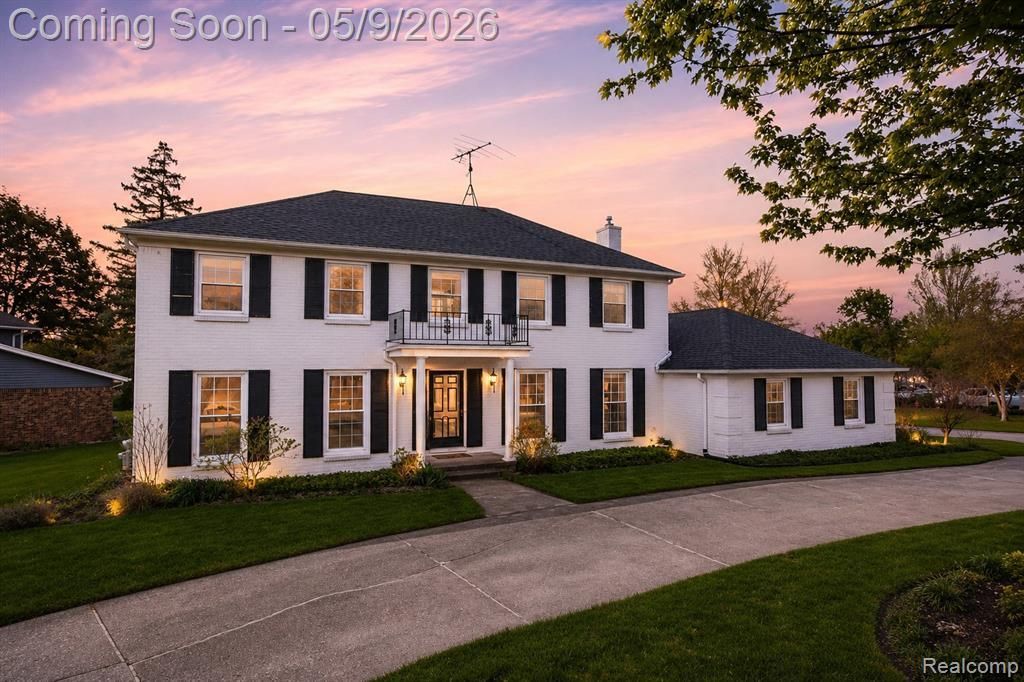 36368 Old Homestead Drive, Farmington, MI 48335 Main Photo