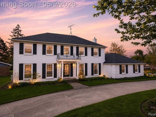 36368 Old Homestead Drive, Farmington, MI 48335