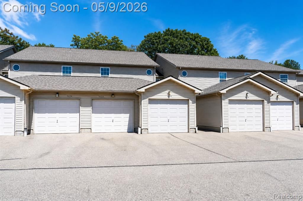5018 Harbor Oak Drive, Waterford Township, MI 48329 Main Photo