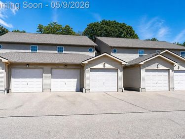 5018 Harbor Oak Drive, Waterford Twp, MI 48329