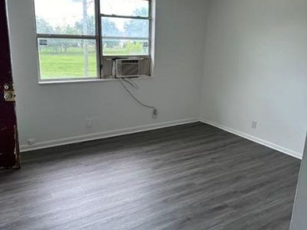 1729 LOGAN Street W, Unit 3, Jacksonville, FL 32209