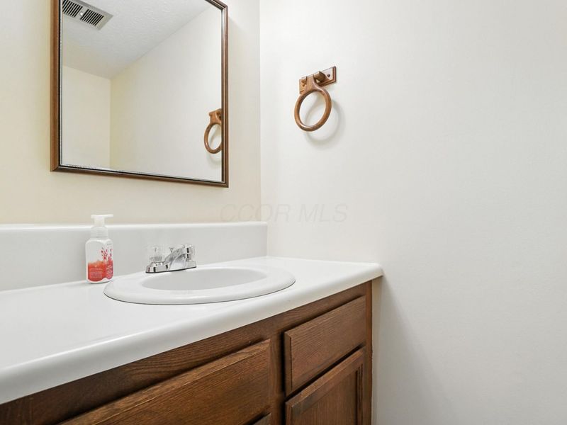 1442 Londondale, Unit 1-1, Newark, OH 43055 Photo 16