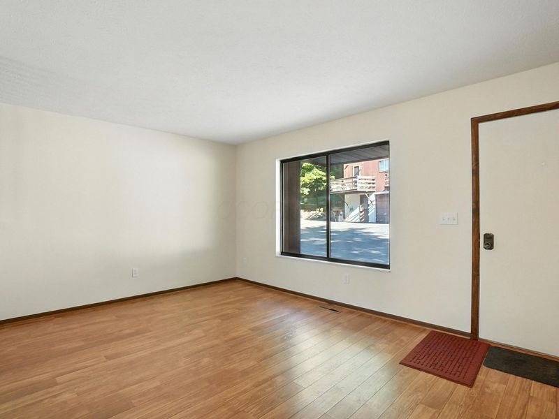 1442 Londondale, Unit 1-1, Newark, OH 43055 Photo 6