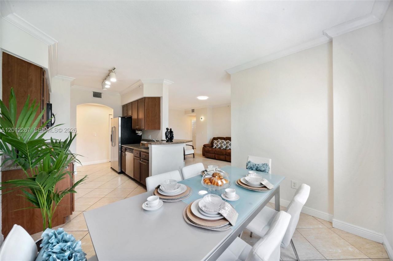 9021 SW 94th St , Unit 310, Miami, FL 33176 Photo