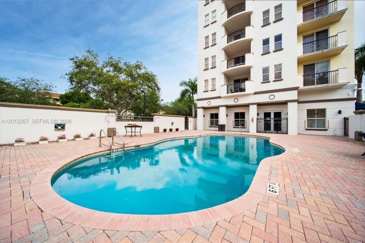 9021 SW 94th St , Unit 310, Miami, FL 33176 Photo