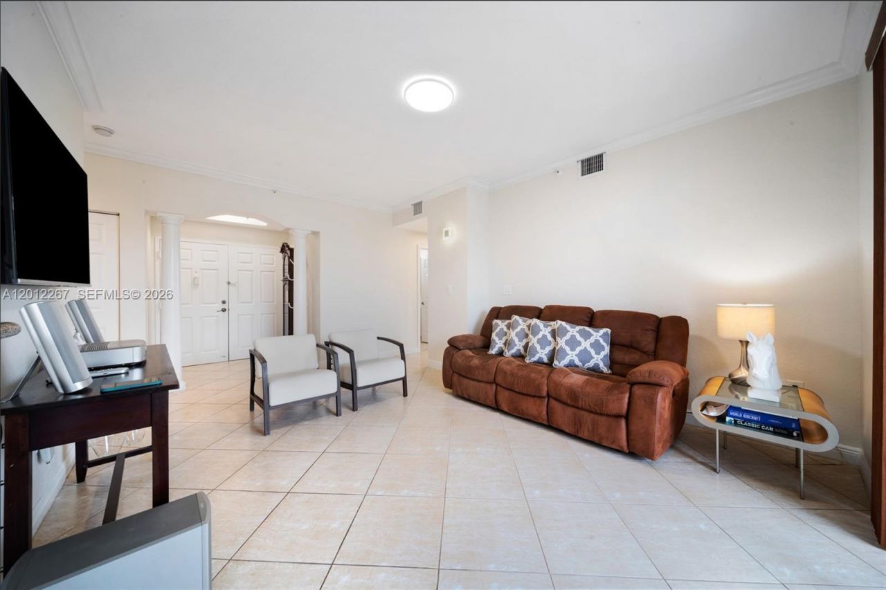 9021 SW 94th St , Unit 310, Miami, FL 33176 Photo