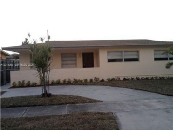 1120 NW 24 CT, Miami, FL 33125