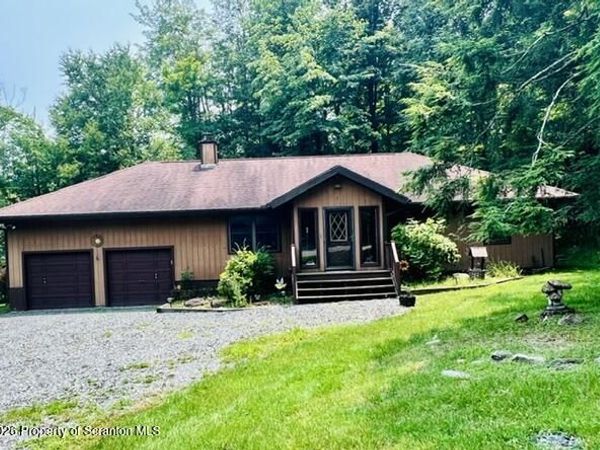 163 Greenview Court, Lake Ariel, PA 18436