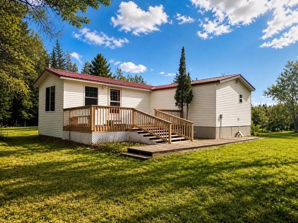 W6496 NO 7 LANE, Menominee, MI 49858