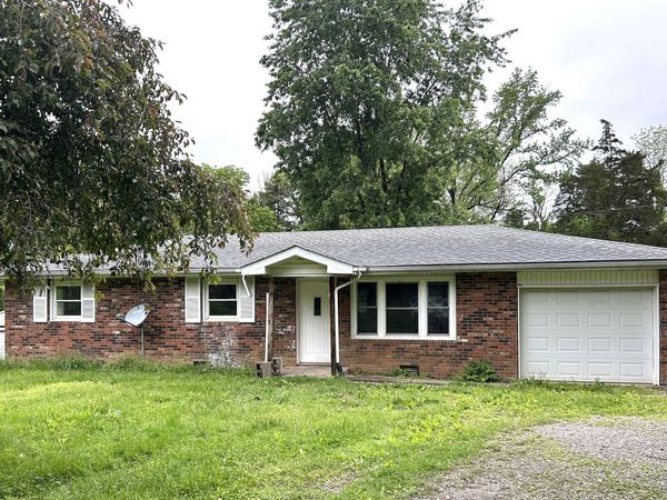 1720 E Lois Lane , North Vernon, IN 47265