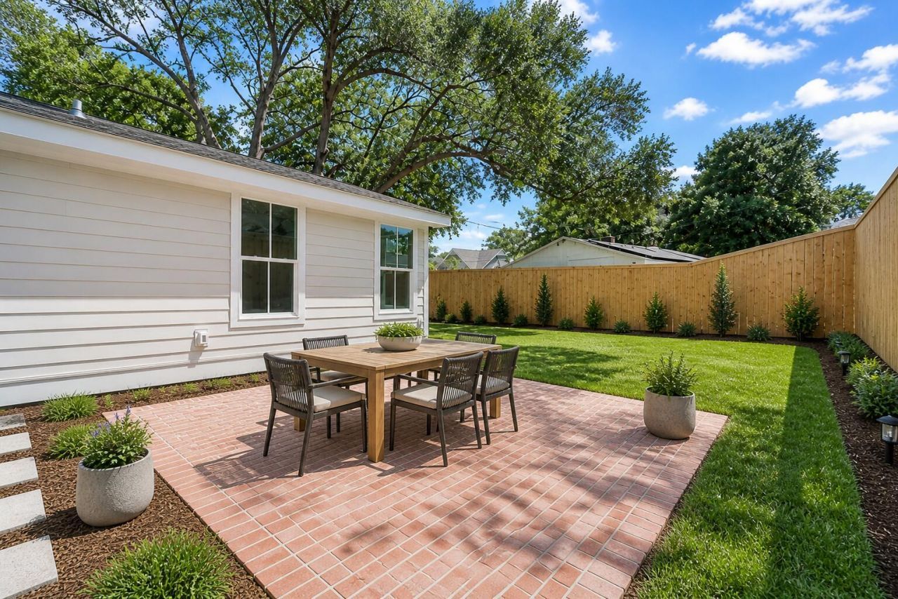 2161 Welch Avenue Photo 4