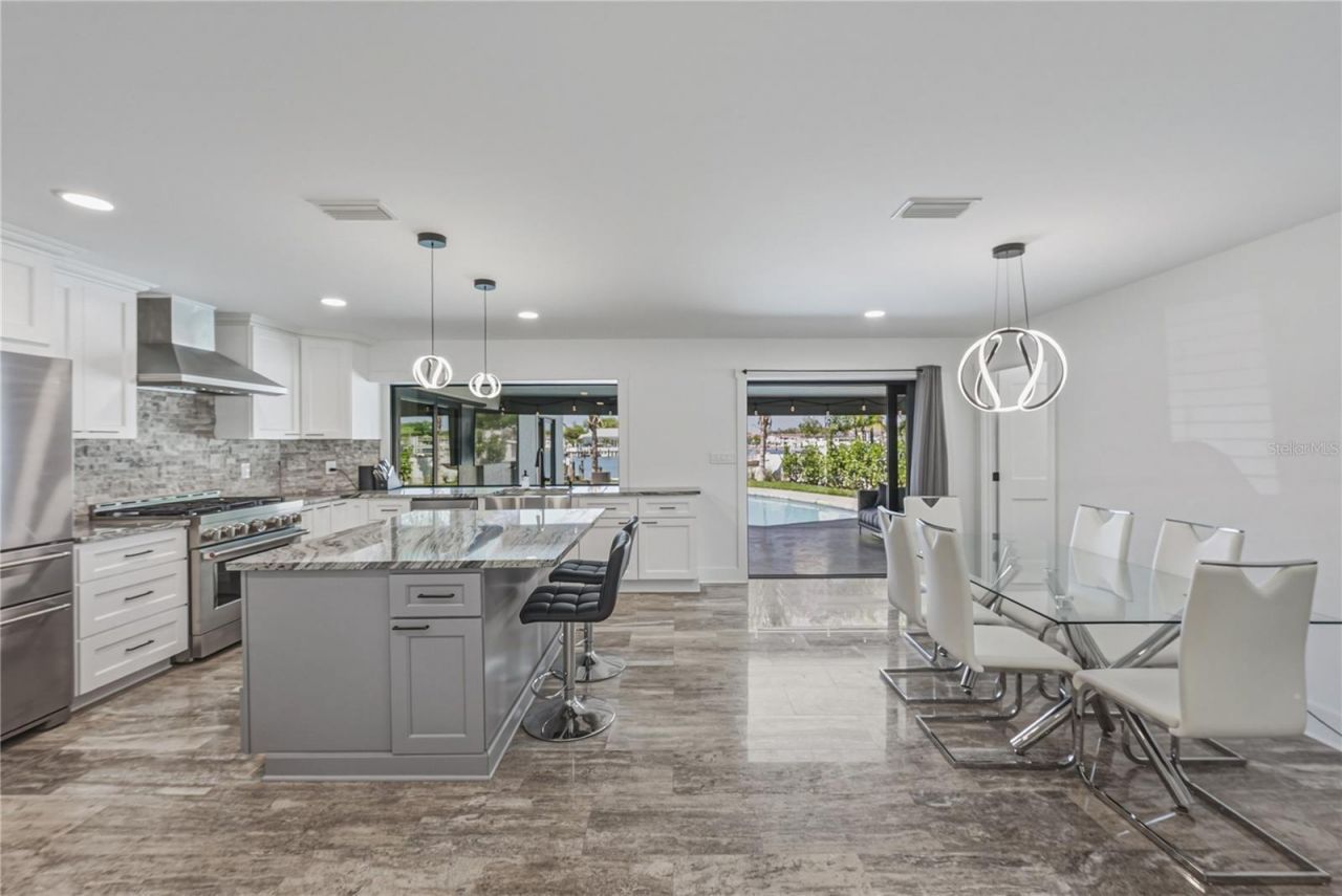 4201 37th Street S, Saint Petersburg, FL 33711 Photo