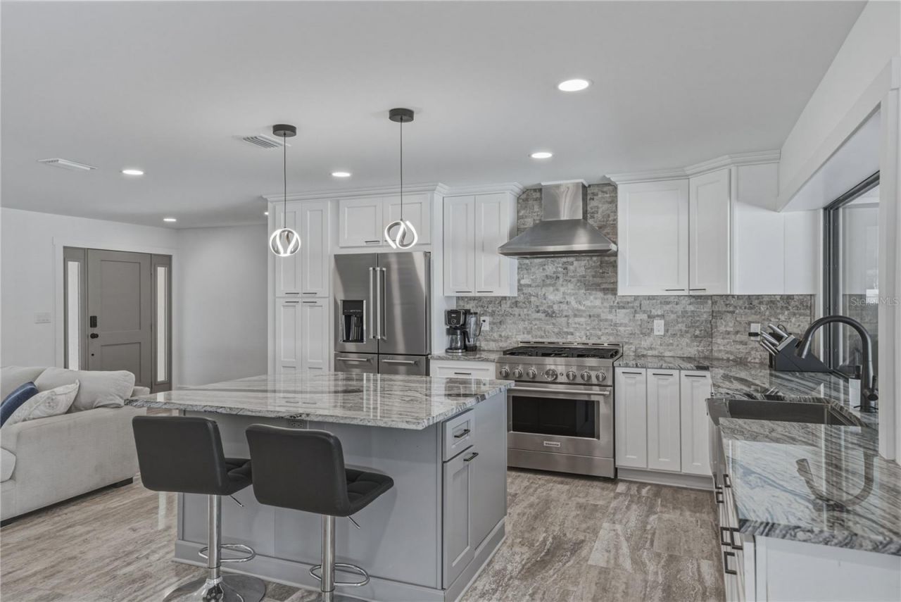 4201 37th Street S, Saint Petersburg, FL 33711 Photo
