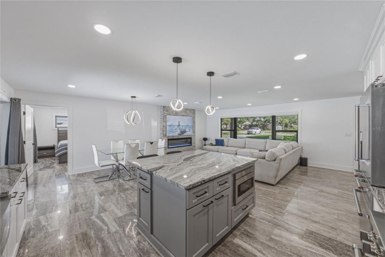 4201 37th Street S, Saint Petersburg, FL 33711 Photo