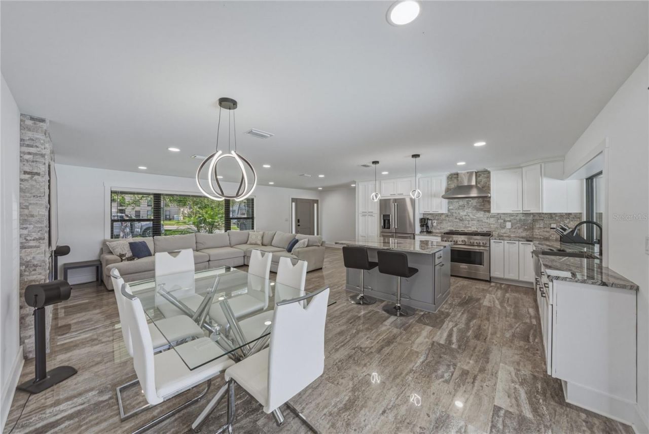 4201 37th Street S, Saint Petersburg, FL 33711 Photo