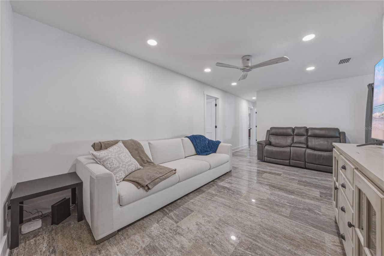 4201 37th Street S, Saint Petersburg, FL 33711 Photo