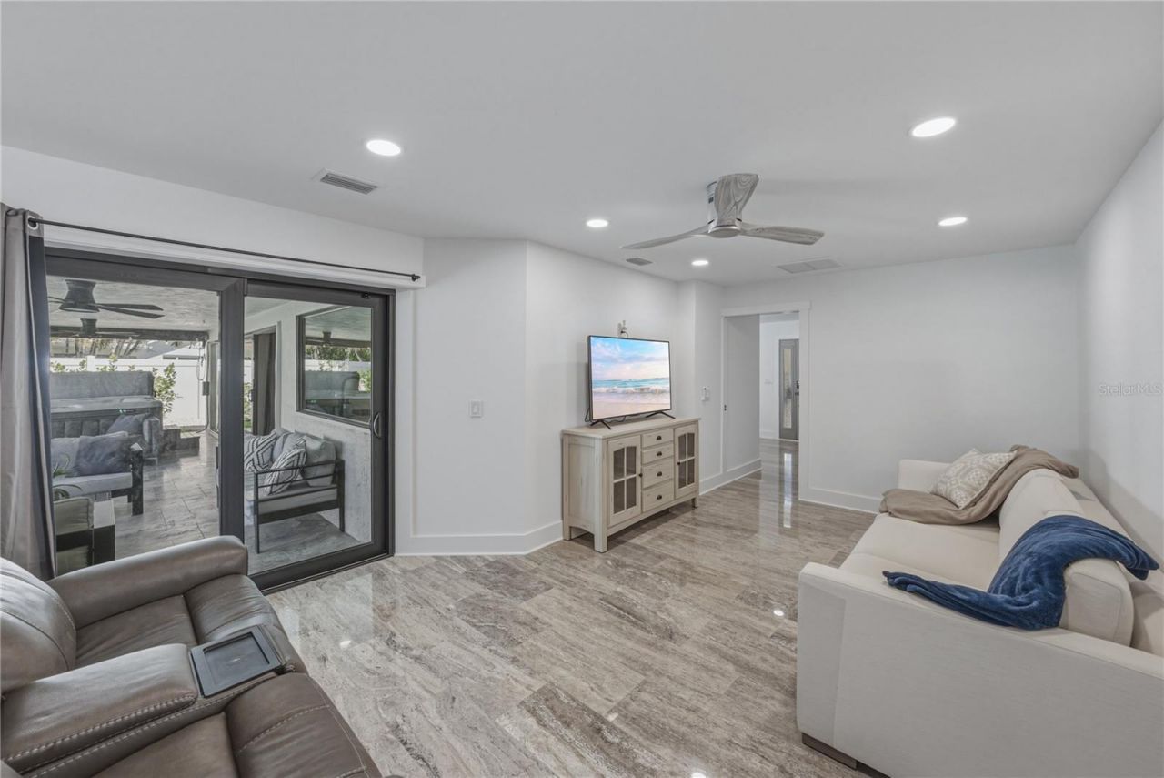 4201 37th Street S, Saint Petersburg, FL 33711 Photo