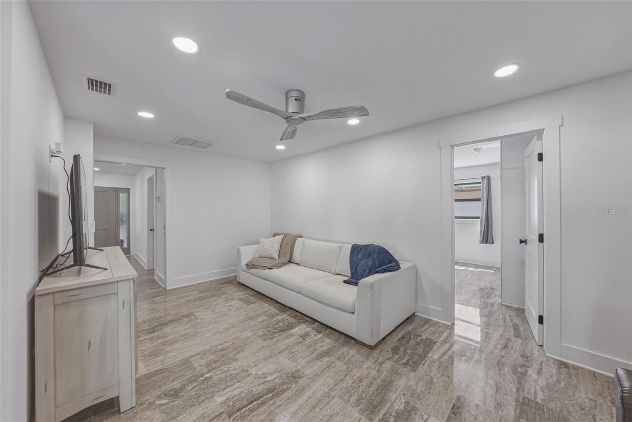 4201 37th Street S, Saint Petersburg, FL 33711 Photo