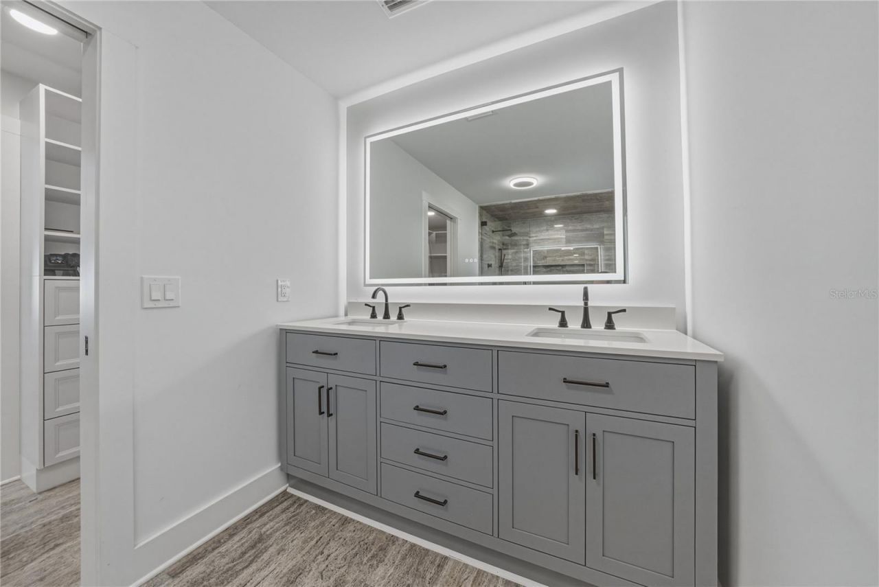 4201 37th Street S, Saint Petersburg, FL 33711 Photo