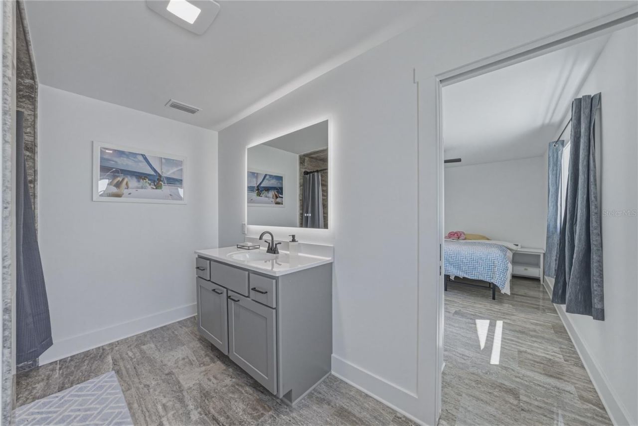 4201 37th Street S, Saint Petersburg, FL 33711 Photo