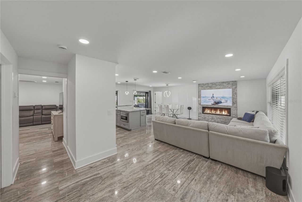 4201 37th Street S, Saint Petersburg, FL 33711 Photo