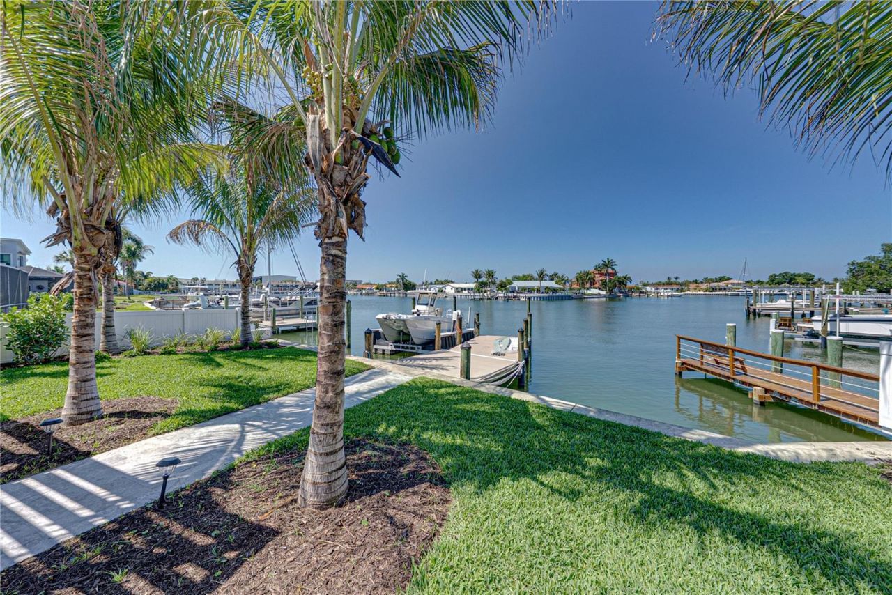 4201 37th Street S, Saint Petersburg, FL 33711 Photo
