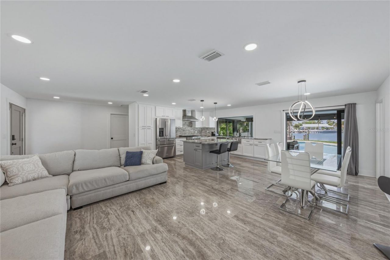 4201 37th Street S, Saint Petersburg, FL 33711 Photo