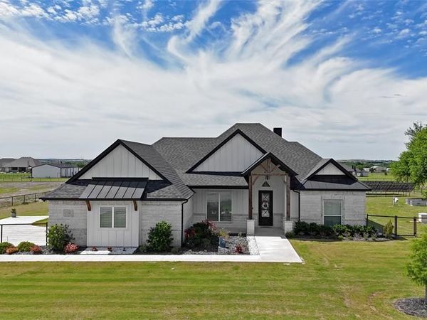 138 Chisos Drive, Decatur, TX 76234